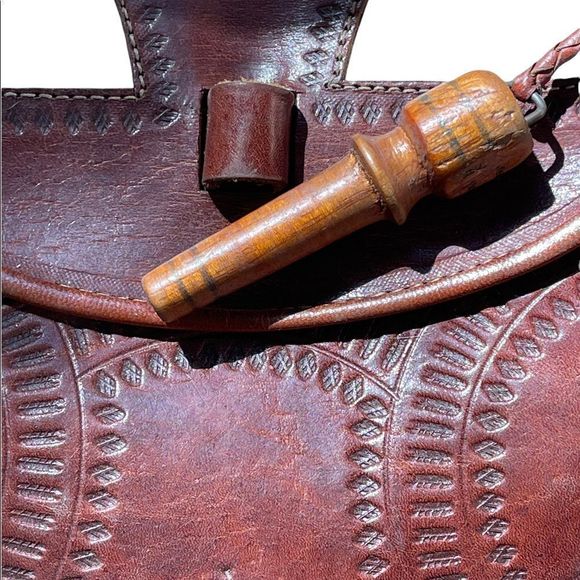 Vintage Leather Handcrafted Crossbody Handbag - Picture 8 of 12